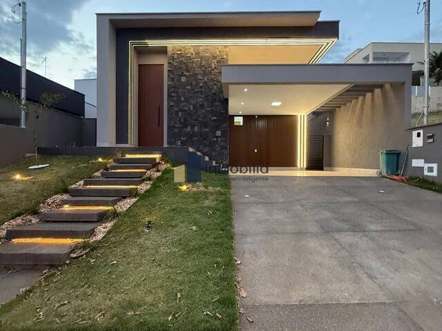 #59 - Casa para Venda em Senador Canedo - GO
