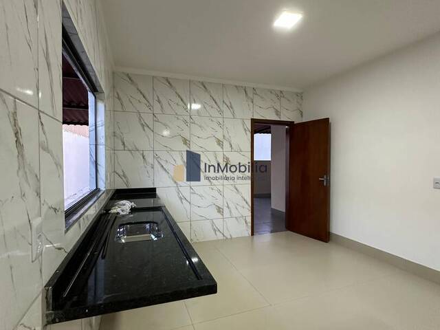 Casa para Venda em Goiânia - 5