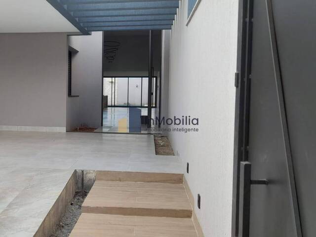 Casa para Venda em Goiânia - 3