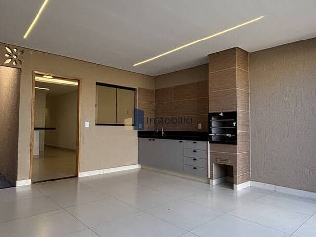 Casa para Venda em Goiânia - 3