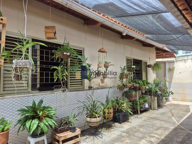 Casa para Venda em Goiânia - 1