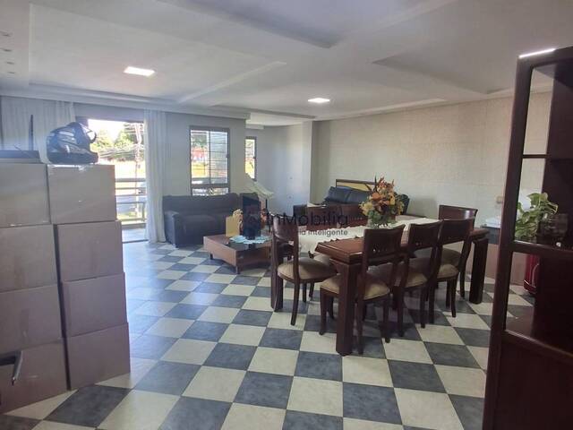 Sobrado para Venda em Goiânia - 3