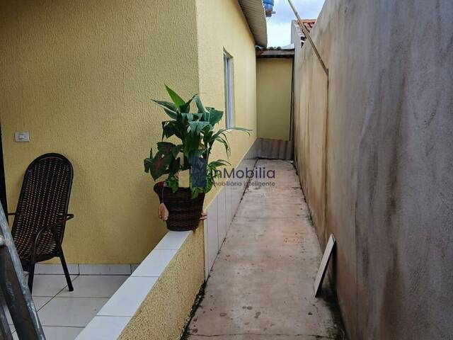 Casa para Venda em Goiânia - 5